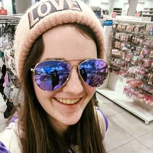 Meet your Posher, Joy